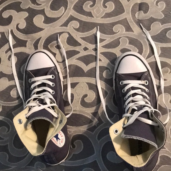 Converse Shoes - Navy high top converse size 9